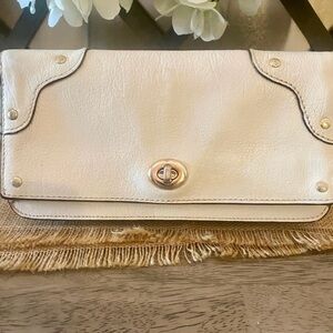 Coach
COACH Mercer Accordion Long Zip Wallet Grain Leather EUC MSRP $500.